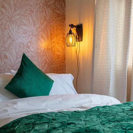 Perfect 3 Bed With Free Parking Ferienhaus